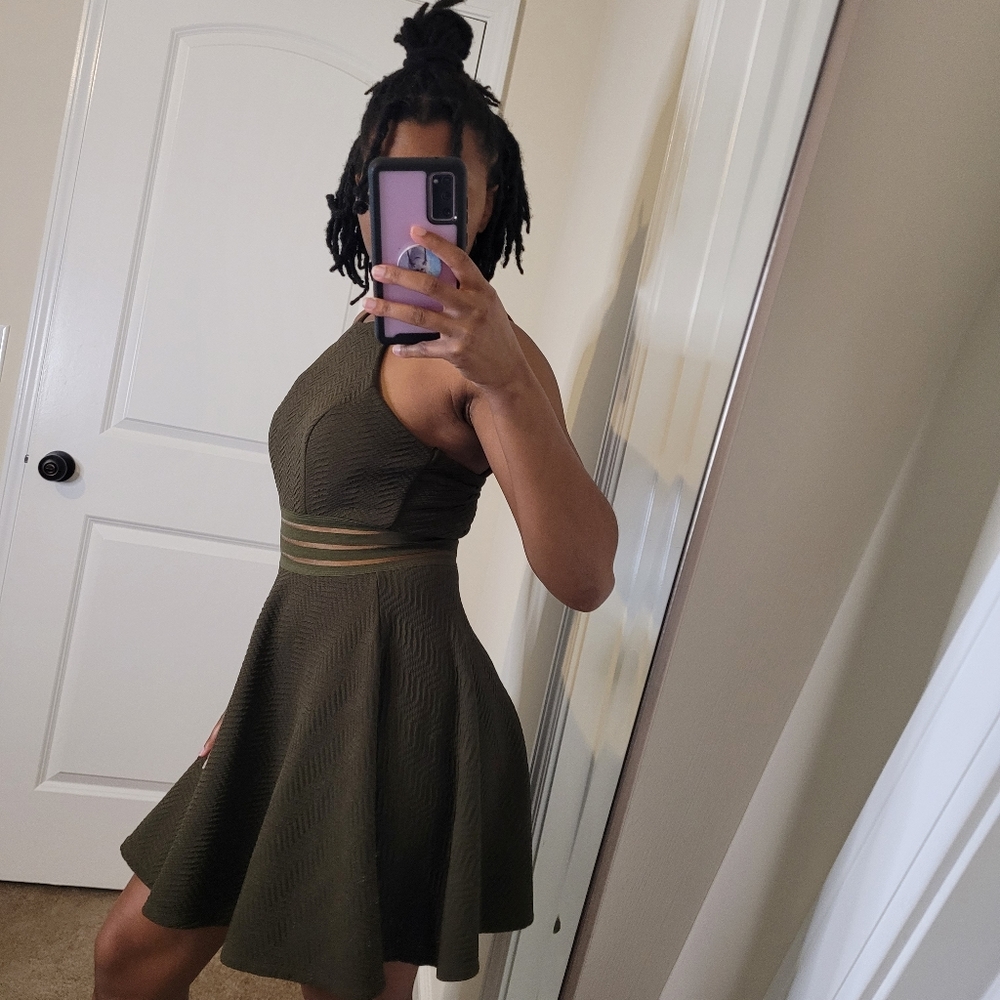 GREEN DRESS